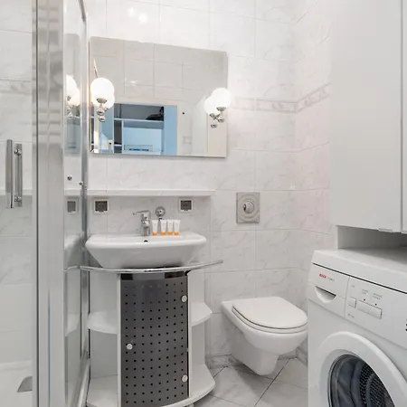 One Bedroom With Balcony In By Renters Appartement Poznań