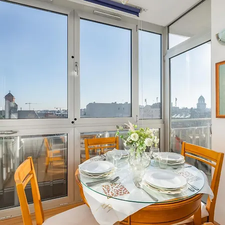 One Bedroom Apartment With Balcony In Poznan By Noclegi Renters