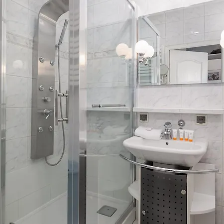 One Bedroom With Balcony In By Renters *